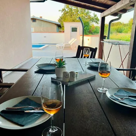 Luca Semesterbostad *