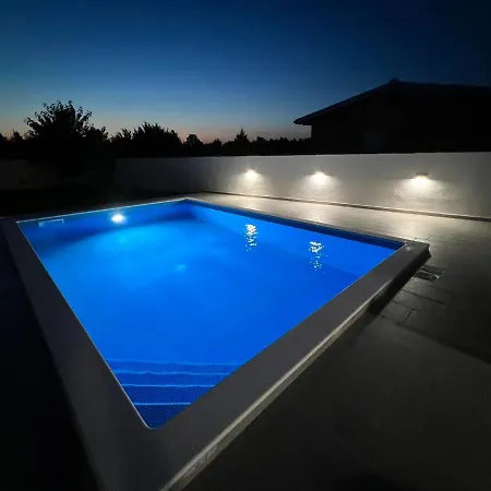 Luca Semesterbostad *